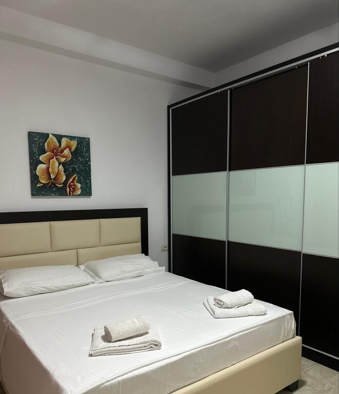 Shtëpi me qira në qendër të Sarandës.