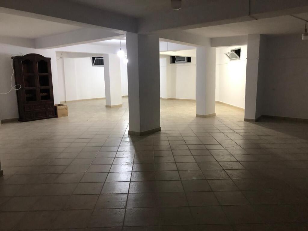 Negozio in vendita vicino alla Strada di Kavaja