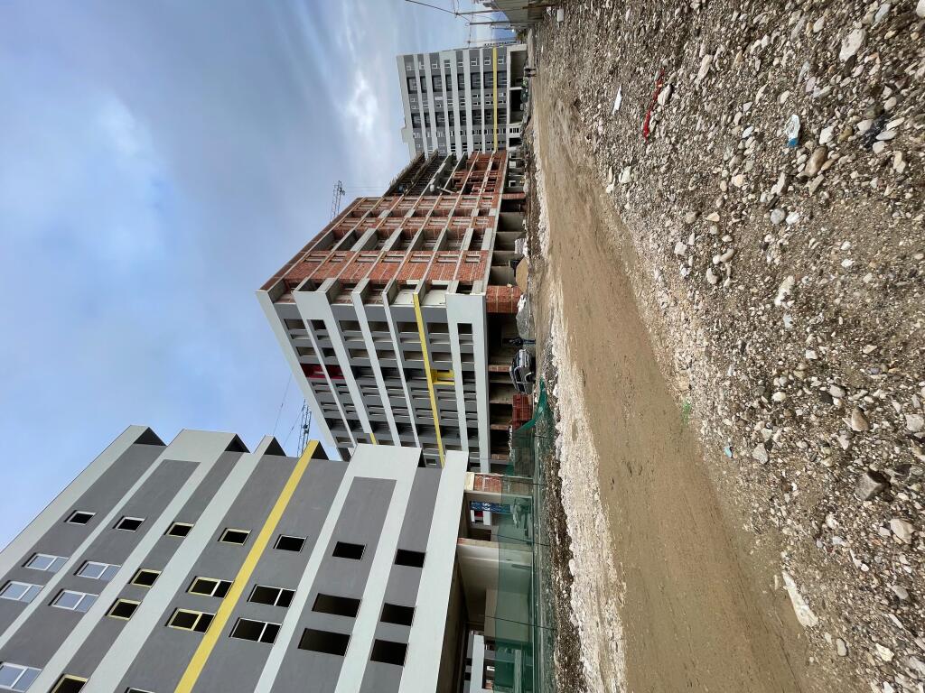 Shitet 1+1, Univers City