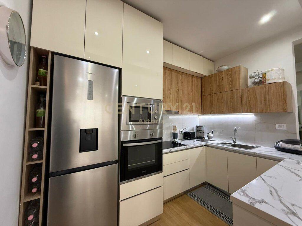 Apartament 2+1+2 per shitje prane Qendres, Rruga Fortuzi