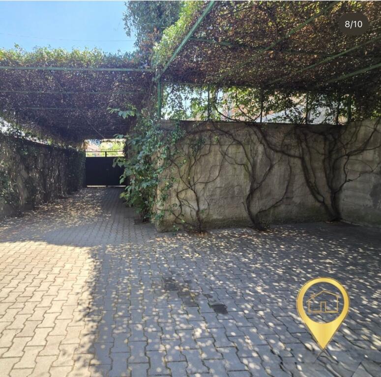 Jepet me qera super dupleks 4+1 ne Rr. Jordan Misja