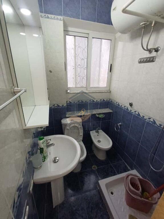 Shitet, Apartament 2+1 Me Kuzhine Te Vecuar, Vollga,Durres!
