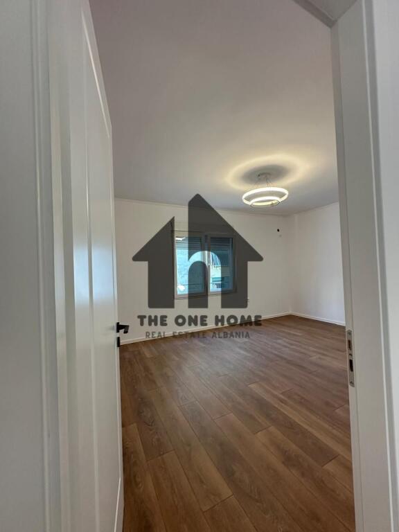 Ap.Shitje 1+1 Porcelan (mbrapa Universitetit UET)
