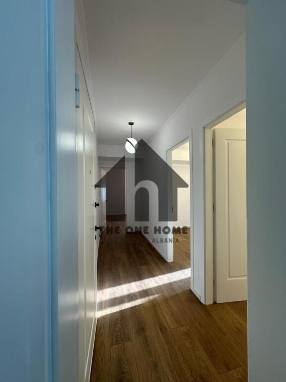 Ap.Shitje 1+1 Porcelan (mbrapa Universitetit UET)
