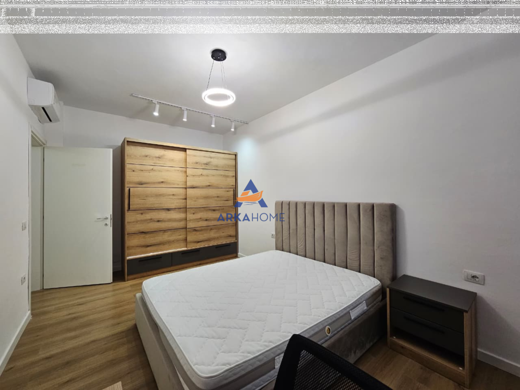 JEPET APARTMENT ME QERA 3+1+2 BALLKONE "ISH FUSHA E AVIACIONIT" 80.000 LEKE