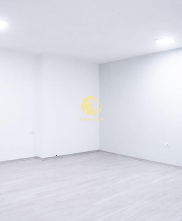 🏢 AMBIENT ME QIRA PËR ZYRA – TE SHESHI WILSON