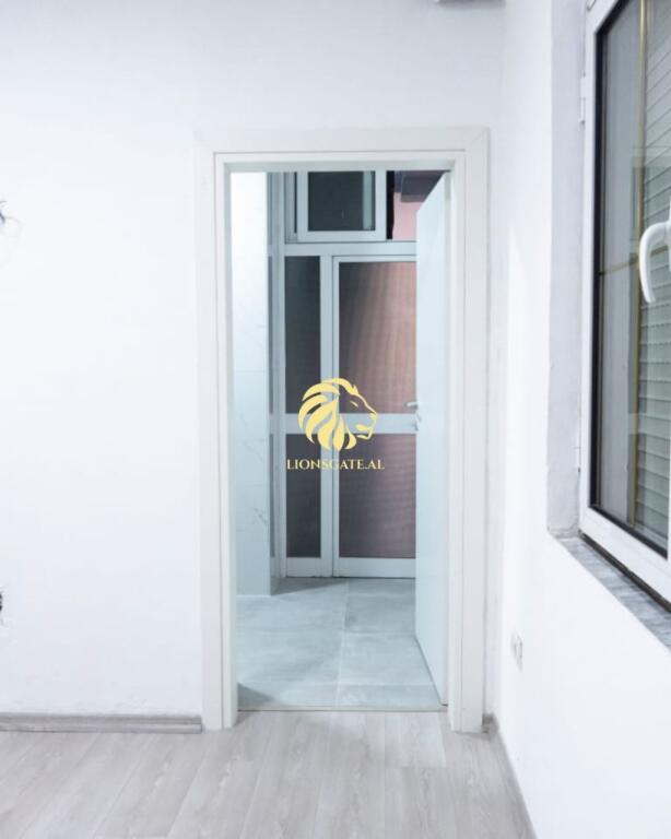 🏢 AMBIENT ME QIRA PËR ZYRA – TE SHESHI WILSON