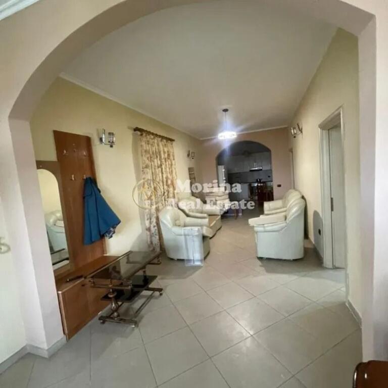 Affitto, Appartamento 2+1, a Selite, dietro la Scuola Marin Barleti, 600 Euro/mese