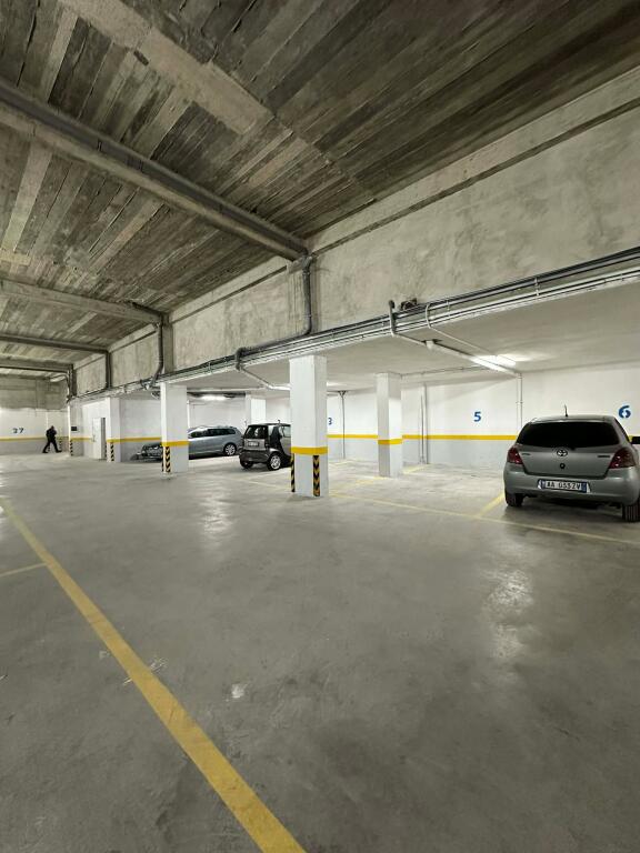 Shitet ose jepet me qera Paketë prej 38 Postesh Parkimi + Rampa e Kompletuar Çmimi total: 800,000 €