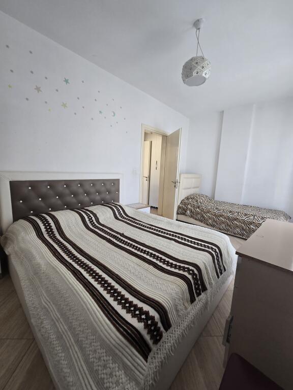 APARTAMENT 1+1 ME QIRA Rr. Pavarësia, Ura e Dajlanit, Plazh – Durrës