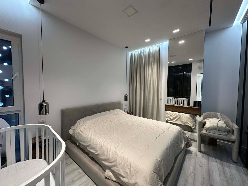 Shitet Apartament 2+1 – Emerald Center, 5 Maj