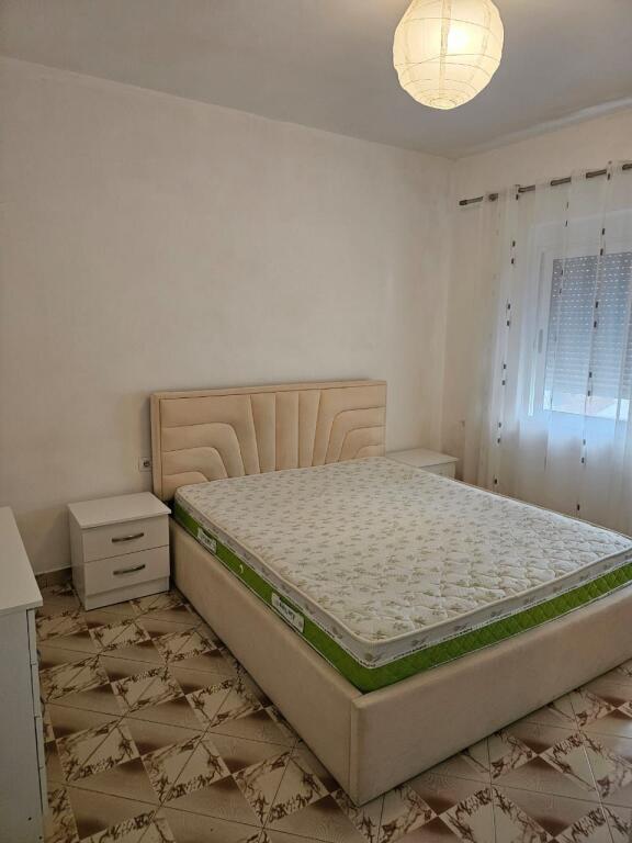 JEPET ME QIRA 2+1, AFËR RAJONIT TË POLICISË