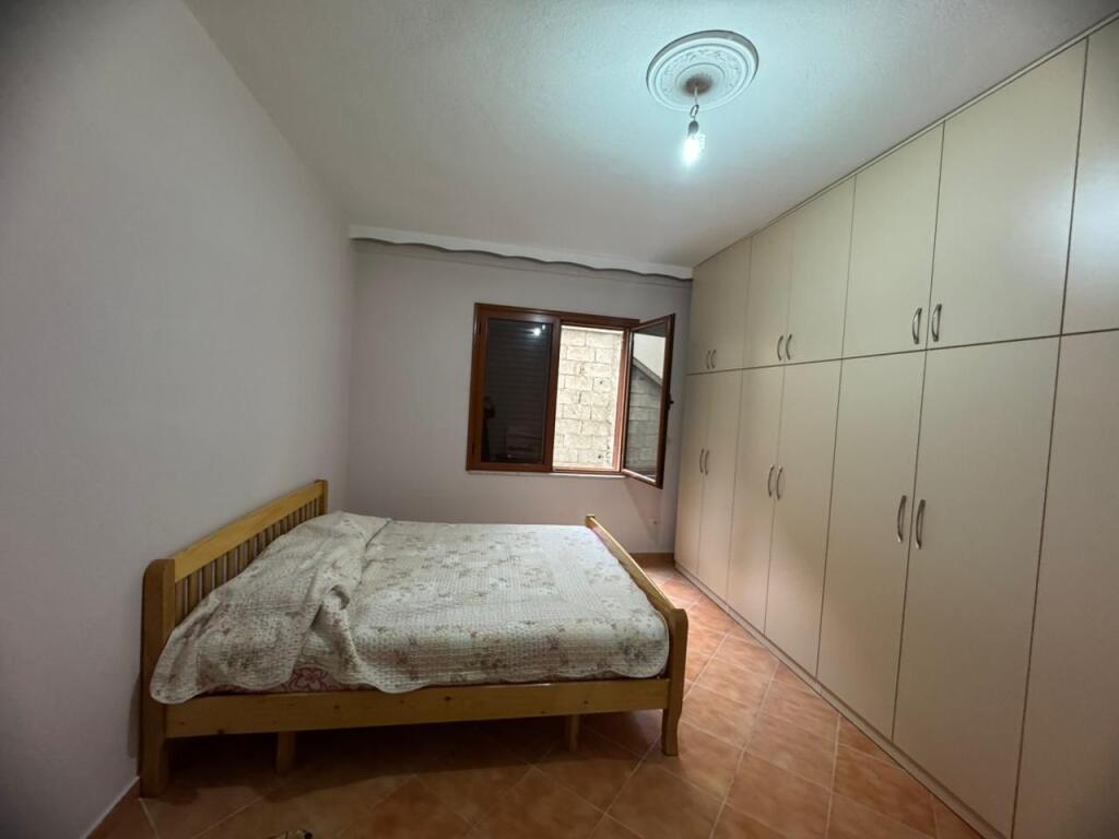 Jepet me qira apartament modern 2+1, pranë Kristal Center!