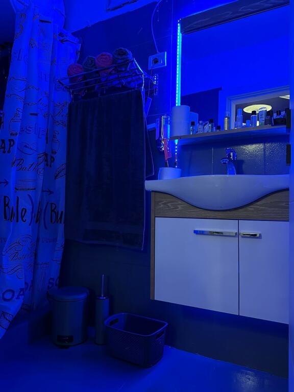 Pazari i ri, okazion shitet shtepi private dy kateshe 280,000 euro