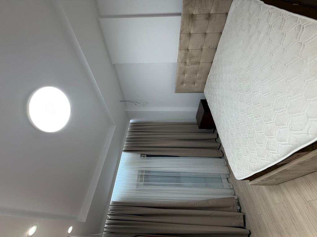 Jepet me qera apartament 2+1 i mobiluar + garazh Rruga Myslym Shyri