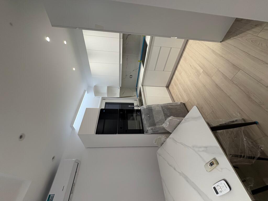 Jepet me qera apartament 2+1 i mobiluar + garazh Rruga Myslym Shyri