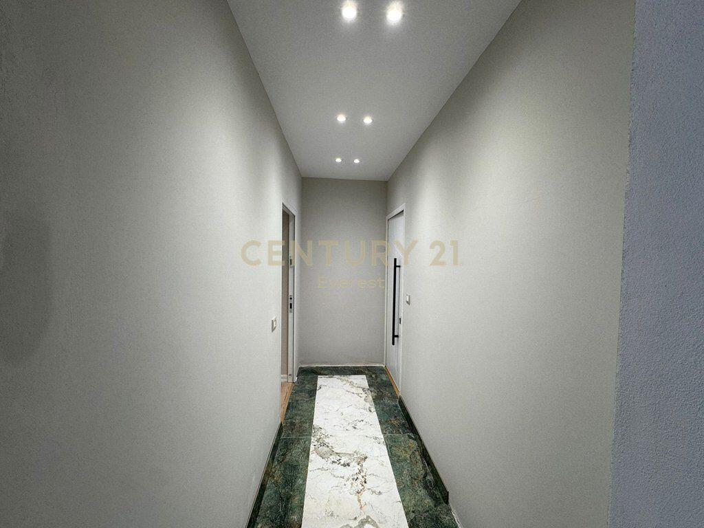 Apartament 1+1 dhe Garsoniere per shitje prane Qendres, Rruga e Barrikadave