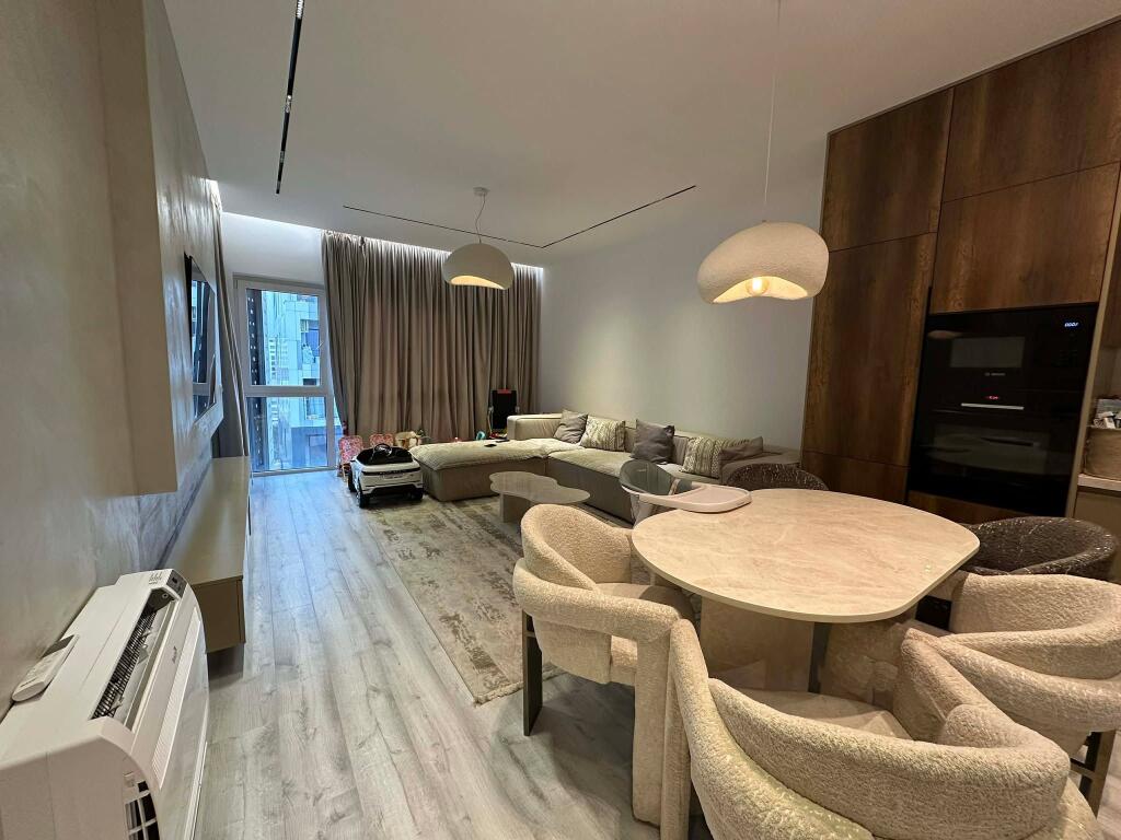 Shitet Apartament 2+1 – Emerald Center, 5 Maj