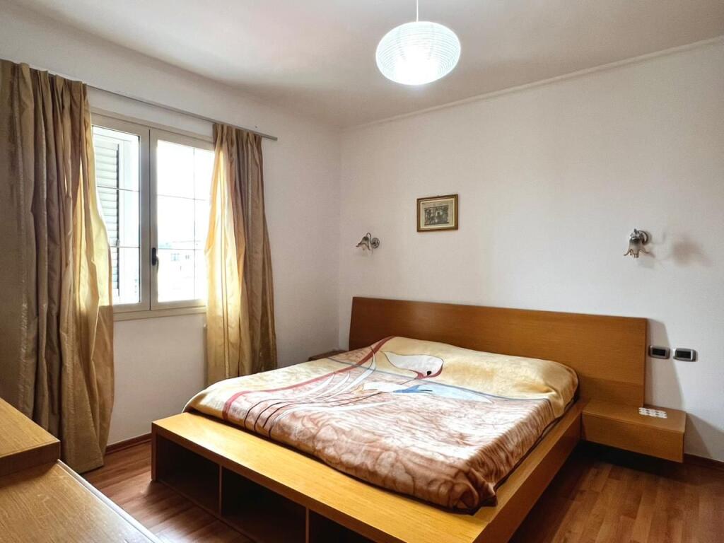 Penthouse 4+1+2wc &amp; 2 Ballkone me Qera - Kisha Ortodokse, Vlore