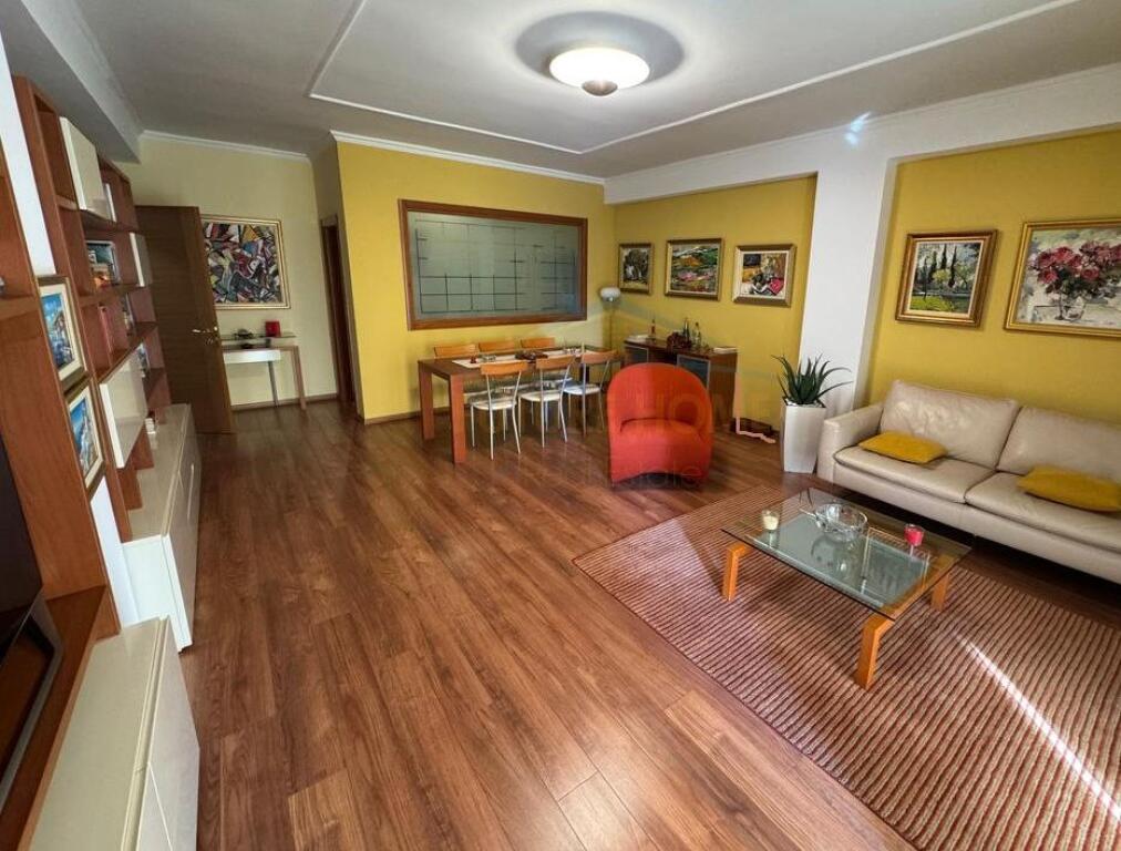 SHITET APARTAMENT 2+1 NE BLLOK