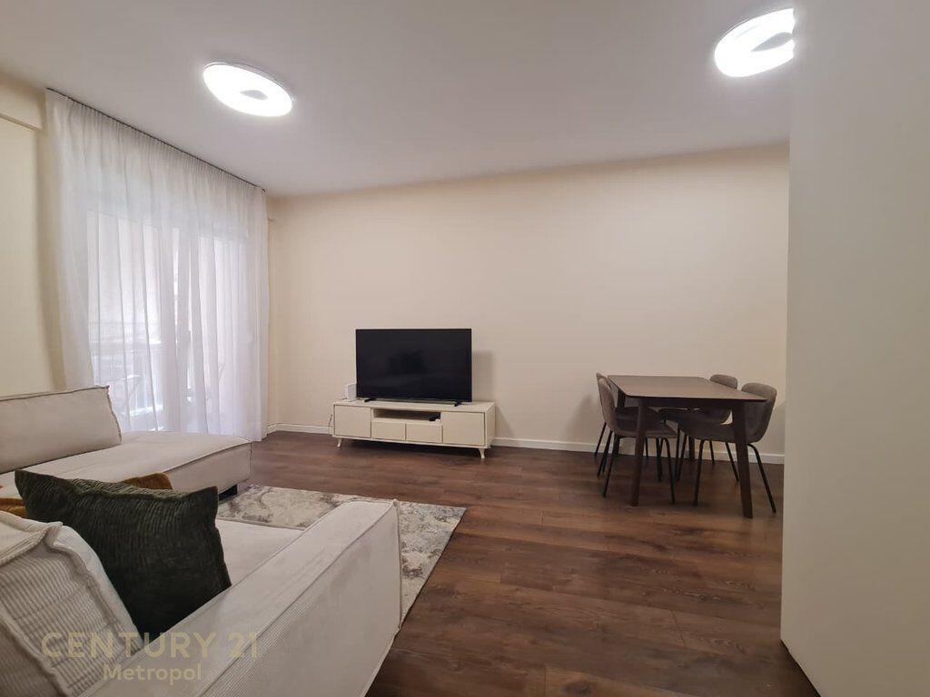 Apartament 1+1 me qira në zemër të Tiranës – Myslym Shyri