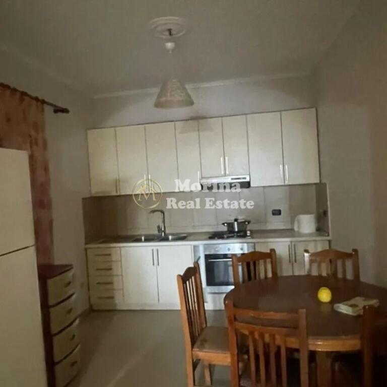 Affitto, Appartamento 2+1, a Selite, dietro la Scuola Marin Barleti, 600 Euro/mese