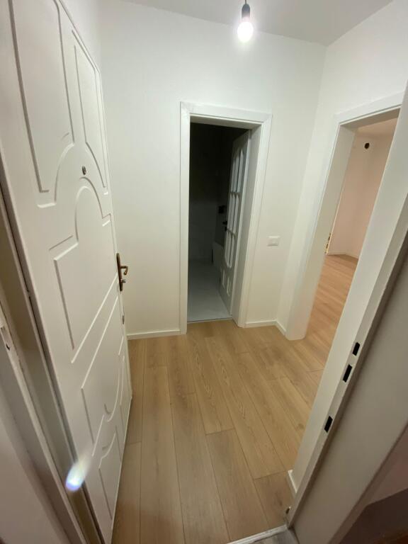 📍 Super lokacion! 🏢 Shitet apartament 1+1 pranë Rrugës së Kosovareve.  Mundësi kreditimi