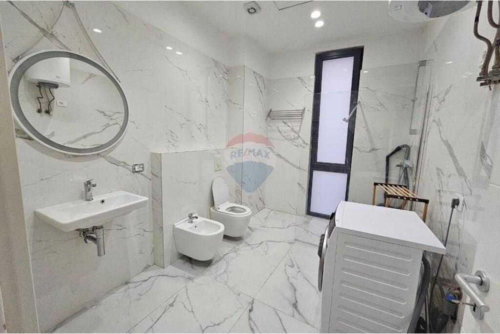 Apartament 2+1 me parkim per qira tek Park Gate