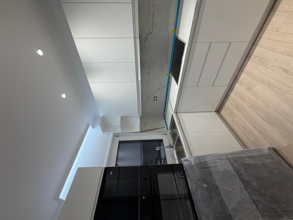 Jepet me qera apartament 2+1 i mobiluar + garazh Rruga Myslym Shyri