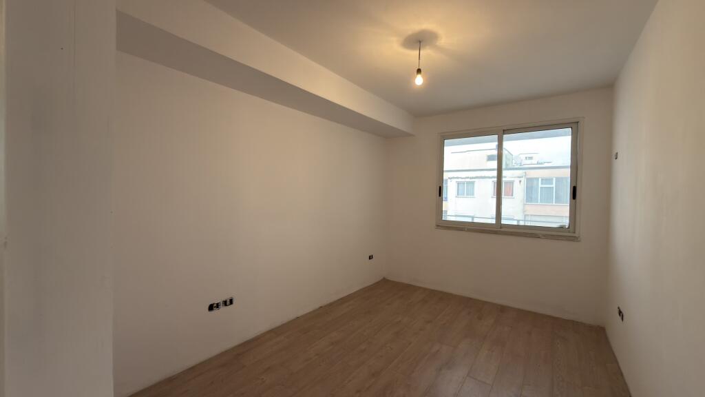 ASTIR APARTAMENT 2+1+2 PER SHITJE!
