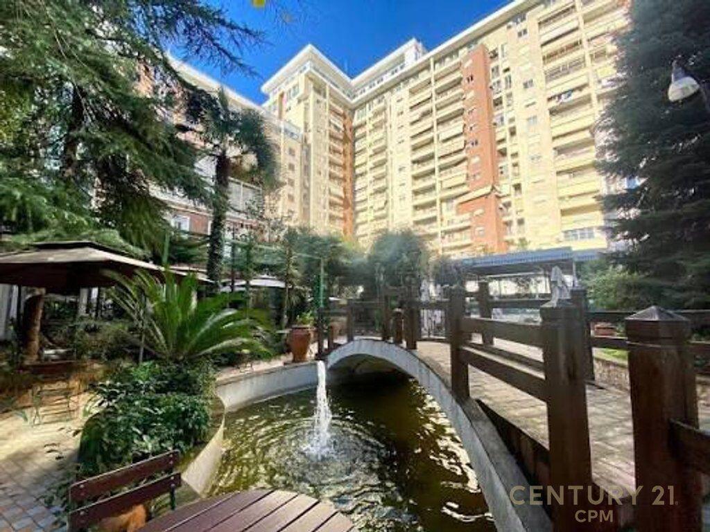 Ambient zyre/klinike me qira në Kompleksin Panorama – pranë qendrës, me dukshmëri nga rruga