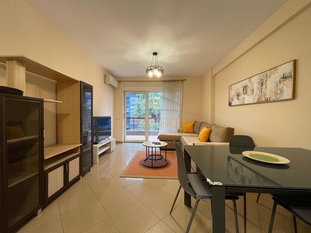 Qera – Apartament 2+1+2 + Post Parkimi Liqeni i Thatë, Tiranë