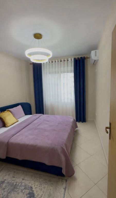 🏡 APARTAMENT ME QIRA 2+1 me 2 ballkone PAMJE NGA DETI 📍 Vendndodhja: Ura e Dajlanit, Plazh