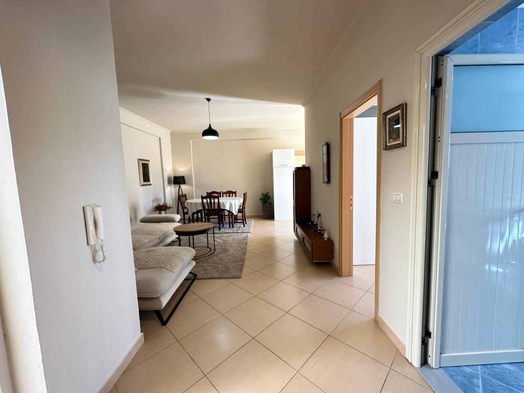 Apartament 2+1 me Qera Afatgjate - Stadiumi, Vlore