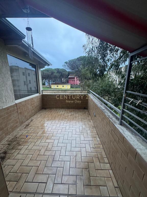 Shitet Apartament 2+1+2 , zona Mali Robit.