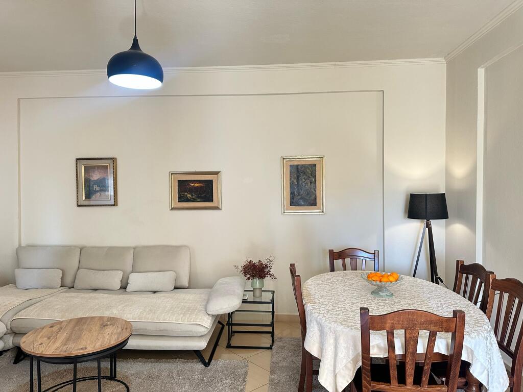 Apartament 2+1 me Qera Afatgjate - Stadiumi, Vlore