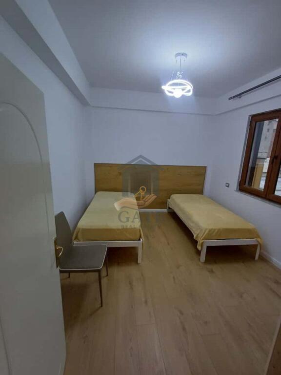 Shitet, Apartament 2+1 Me Kuzhine Te Vecuar, Vollga,Durres!