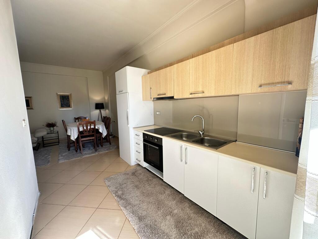 Apartament 2+1 me Qera Afatgjate - Stadiumi, Vlore