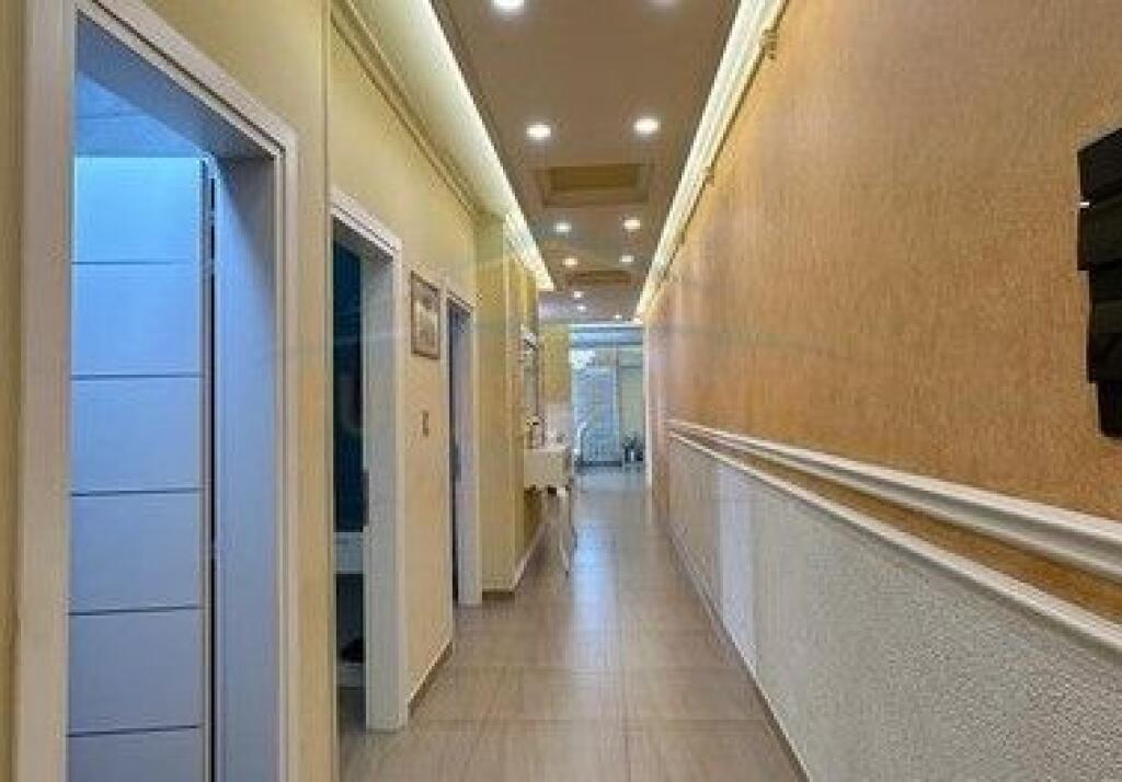 Shitet, Penthouse, Rruga e Dajtit, Fresku