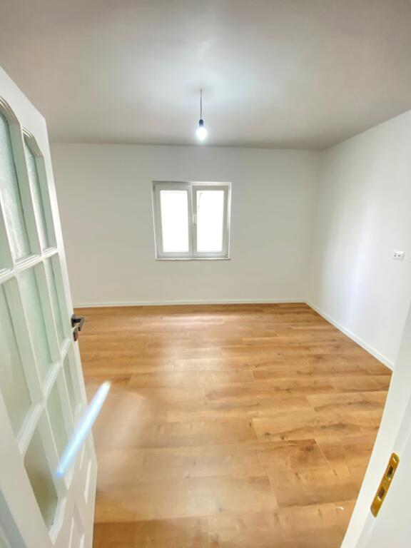 📍 Super lokacion! 🏢 Shitet apartament 1+1 pranë Rrugës së Kosovareve.  Mundësi kreditimi