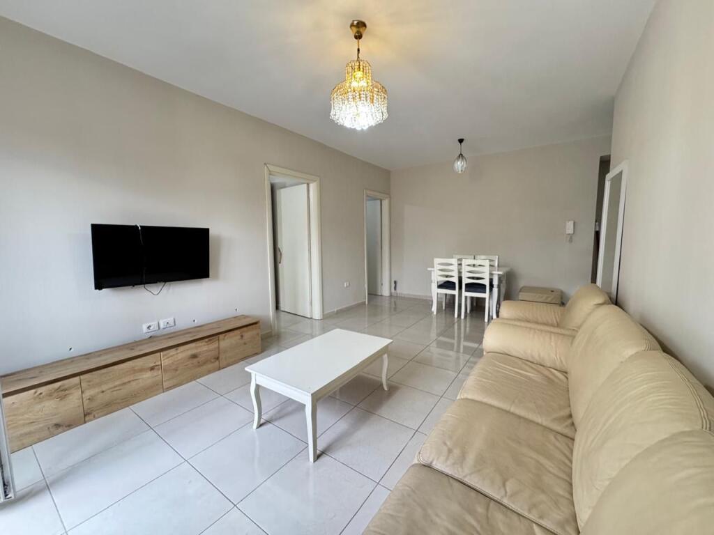 Jepet me qera apart 2+1 te Shkencat e Natyres