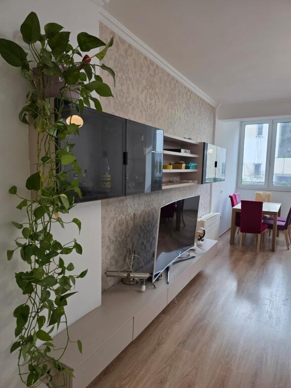 Apartament 3+1,Pazari i Ri!