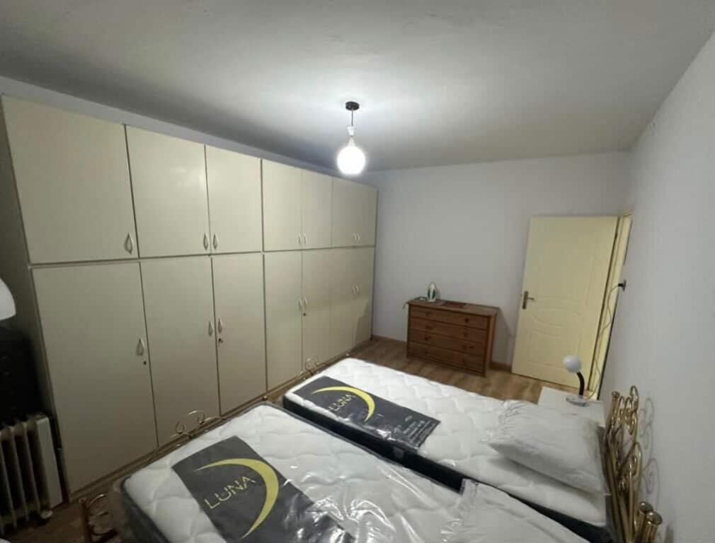 Apartament 2+1, Porcelan!