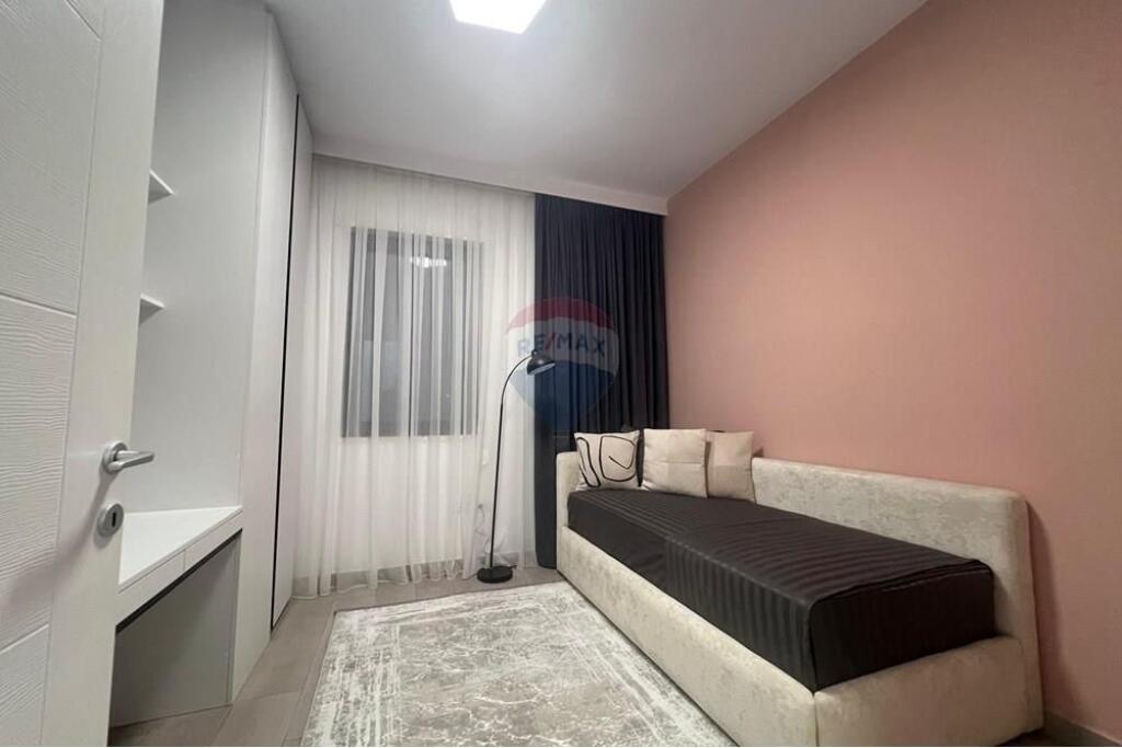 Apartament 2+1 me qira tek Liqeni i Thate .
