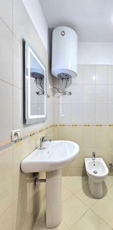 Jepet me qera apartament 2+1+2, Kati 5,Ne fresk, 450 euro