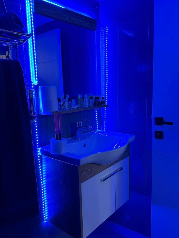 Shitet shtepi dy kateshe tek Shkolla e Kuqe