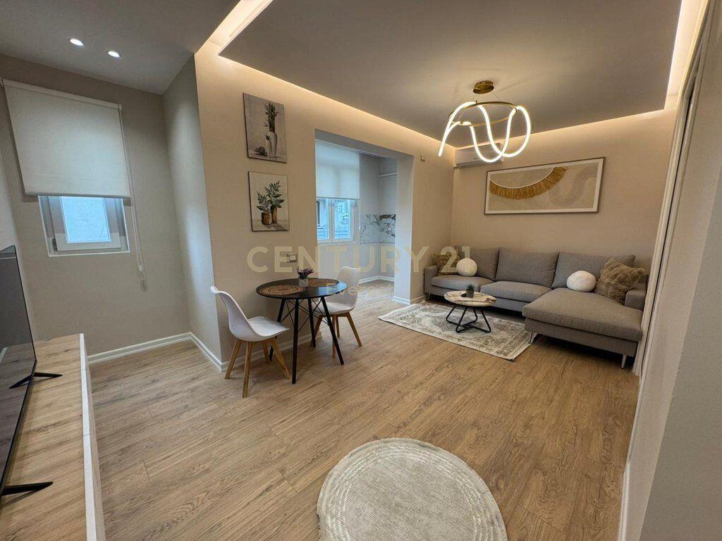 Apartament 1+1 dhe Garsoniere per shitje prane Qendres, Rruga e Barrikadave