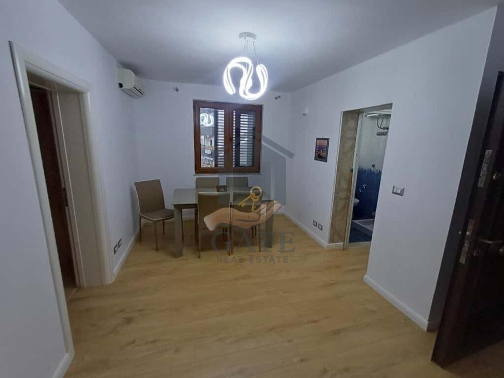 Shitet, Apartament 2+1 Me Kuzhine Te Vecuar, Vollga,Durres!
