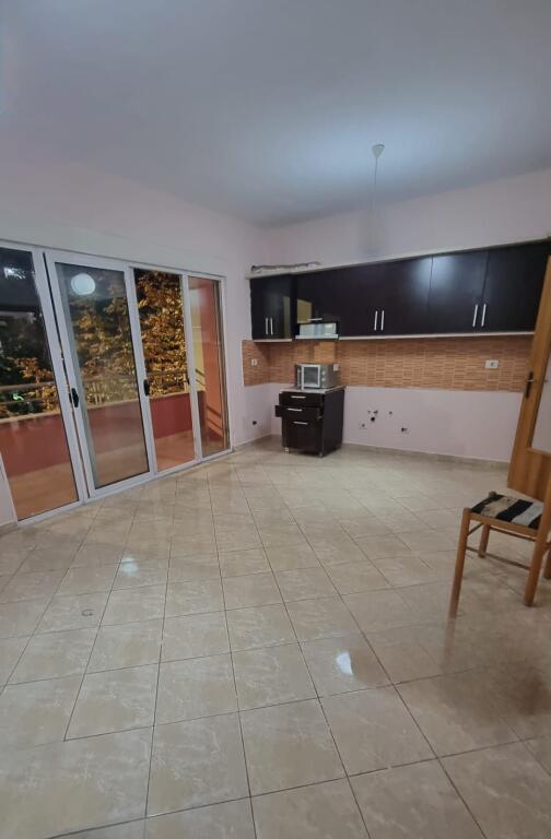 🏢 Jepet me Qira Apartament 1+1 ne Don Bosko, pranë Rrugës kryesore
