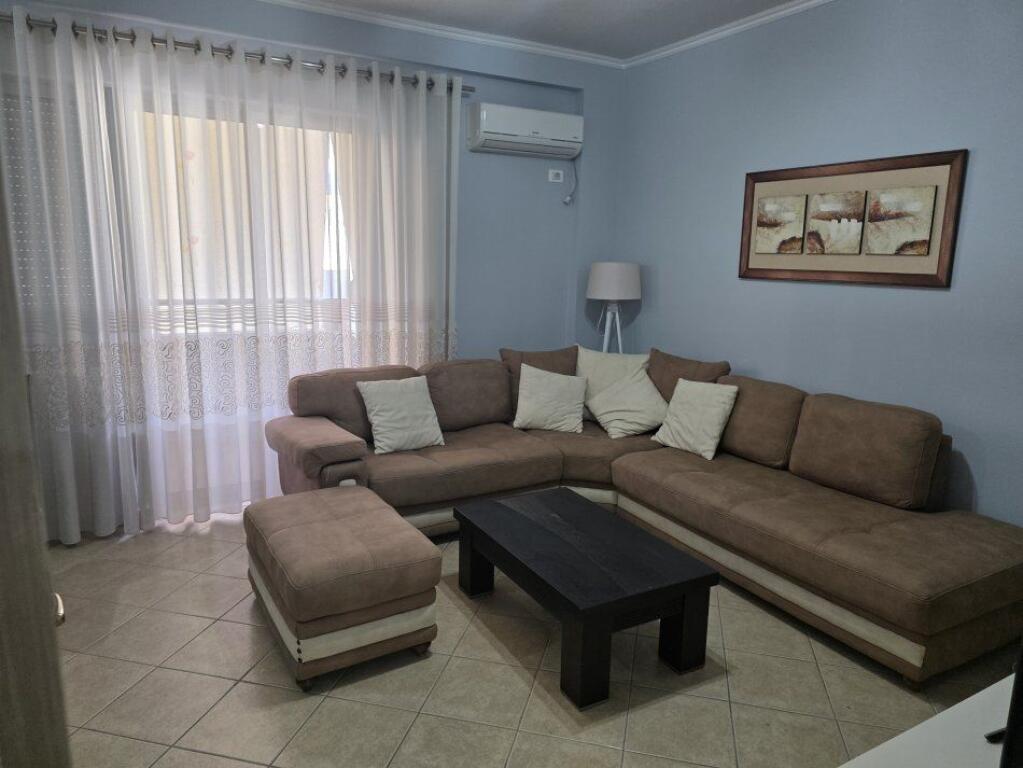Qera, Apartament 2+1+2, Astir, Unaza e Re – 550 euro/muaj